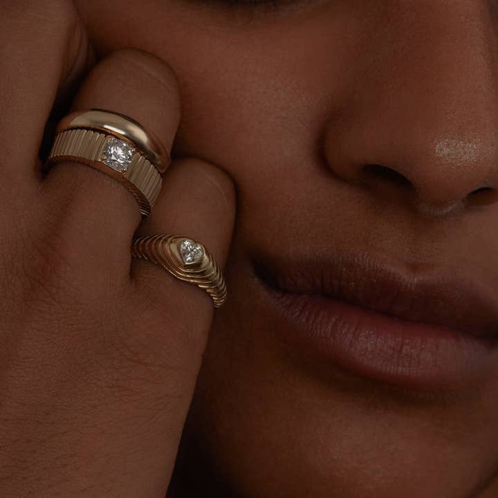 Kinn - Wholesale Multi-Stone Ring - Solis Ribbed Ring Round Diamond 0.5 Carat9