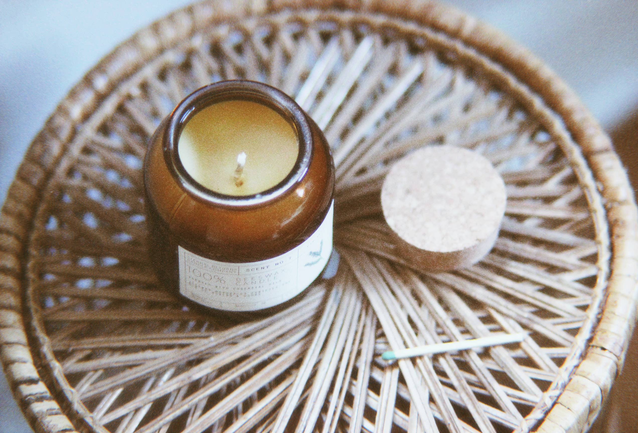 Ology Essentials Apothecary – wholesale Burkljus – Bivaxljus med doft av gran2