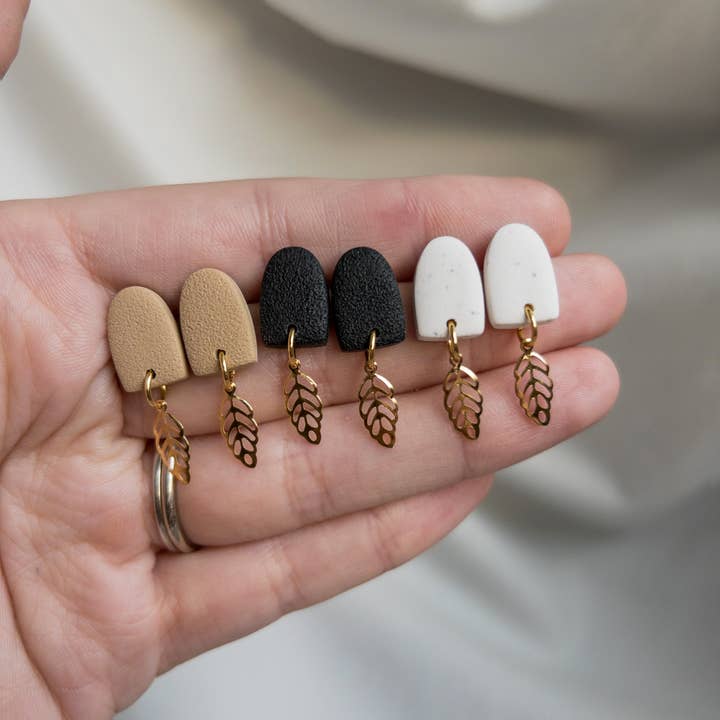 Collection Neutrals - Mini Leaf Studs pour la vente par Luxe and Love Creations