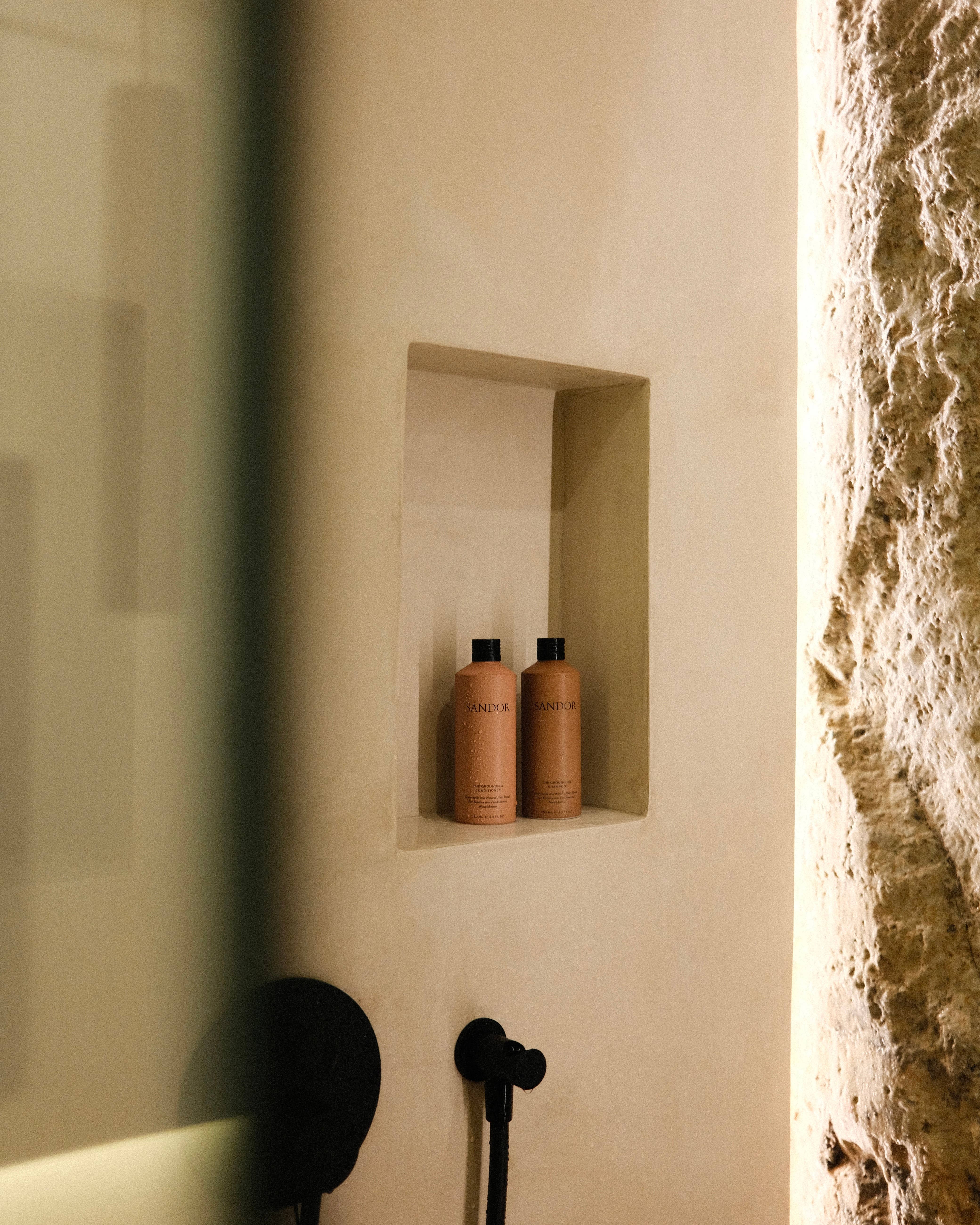 Sándor – Großhandel Haarshampoos – Das Erdungsshampoo1