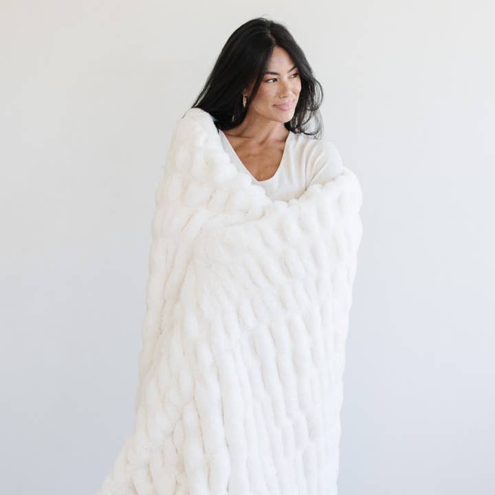 Saranoni - Wholesale Throw Blanket - DOUBLE RUCHED FAUX FUR XL THROW BLANKETS15