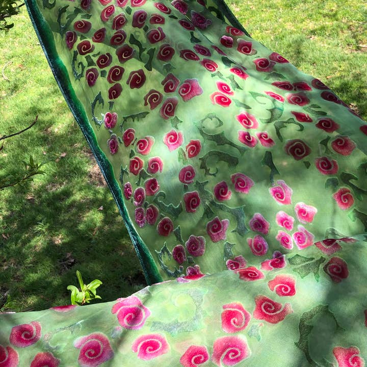 Sherit Levin Textiles - Venta al por mayor Bufanda - Mujer - Bufanda de terciopelo de seda Devoré con rosas