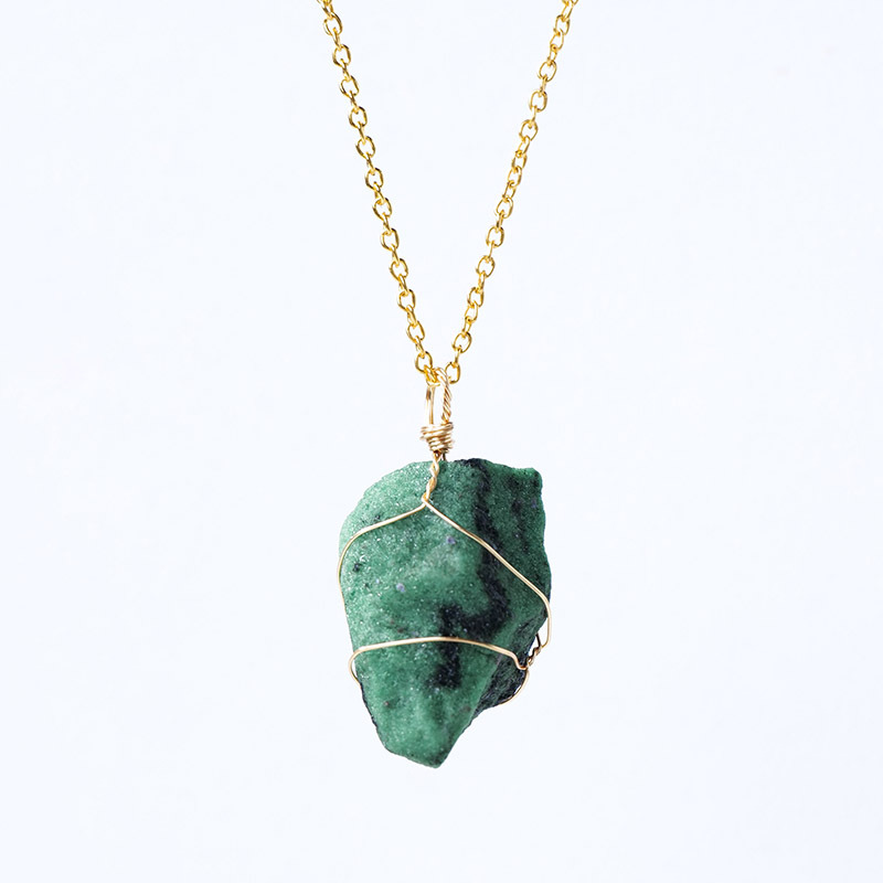 Moon Rituals - Vente Colliers à pendentif - Collier en Cristal Brut avec Chaîne en Or – Choisissez Votre Pierre : Quartz Clair, Améthyste, Quartz Rose, Aigue-Marine & Cadeau de Cristal de Noël2