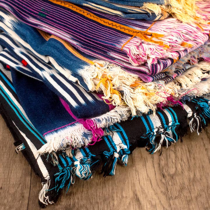The Bead Chest - Wholesale Tapestry/Textiel - Handgemaakte Afrikaanse indigo doek
