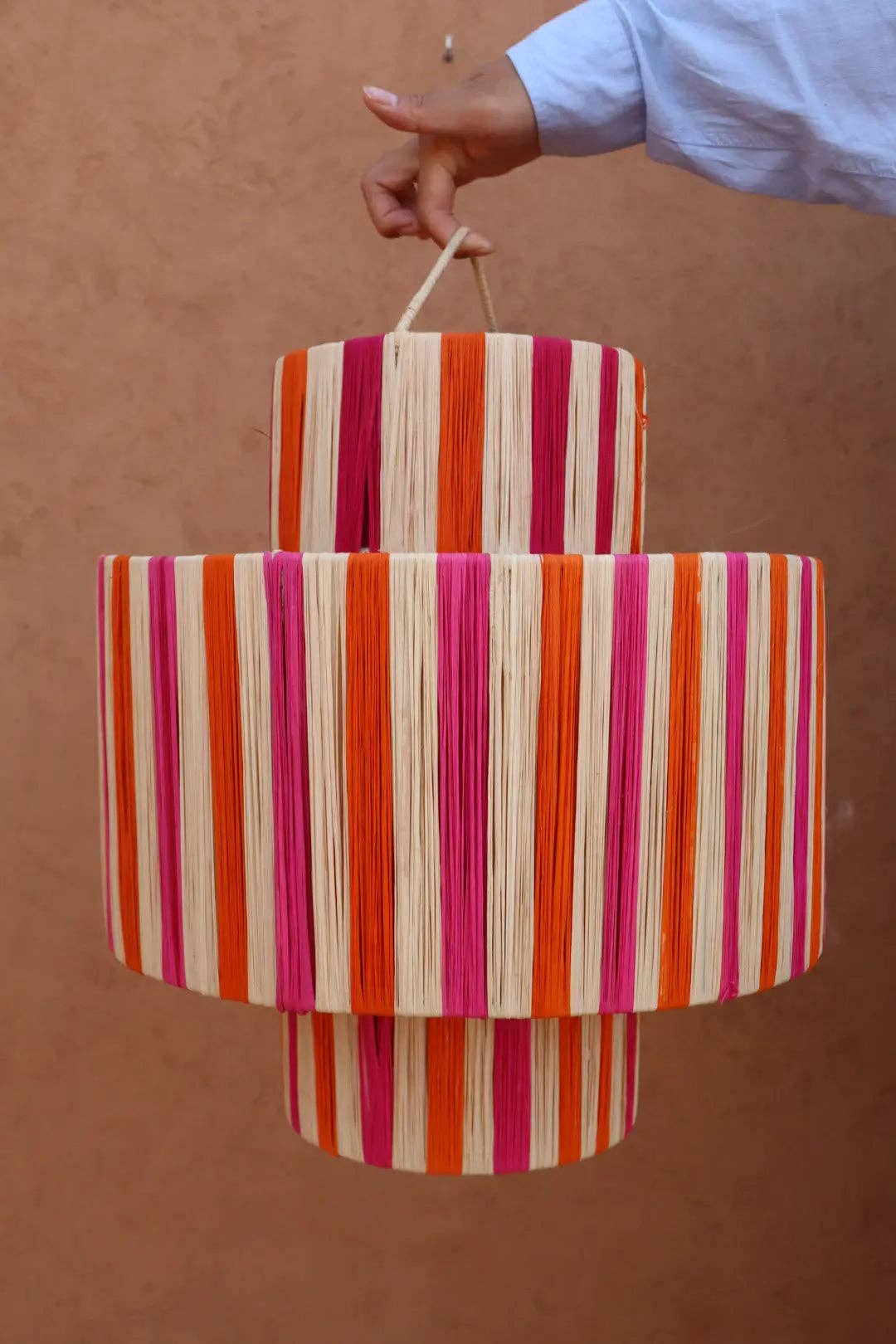 Néda - Wholesale Kroonluchter/hangend licht - Gestreepte Raffia Hanglamp in Roze, Oranje en Naturel - « SUNNY »7
