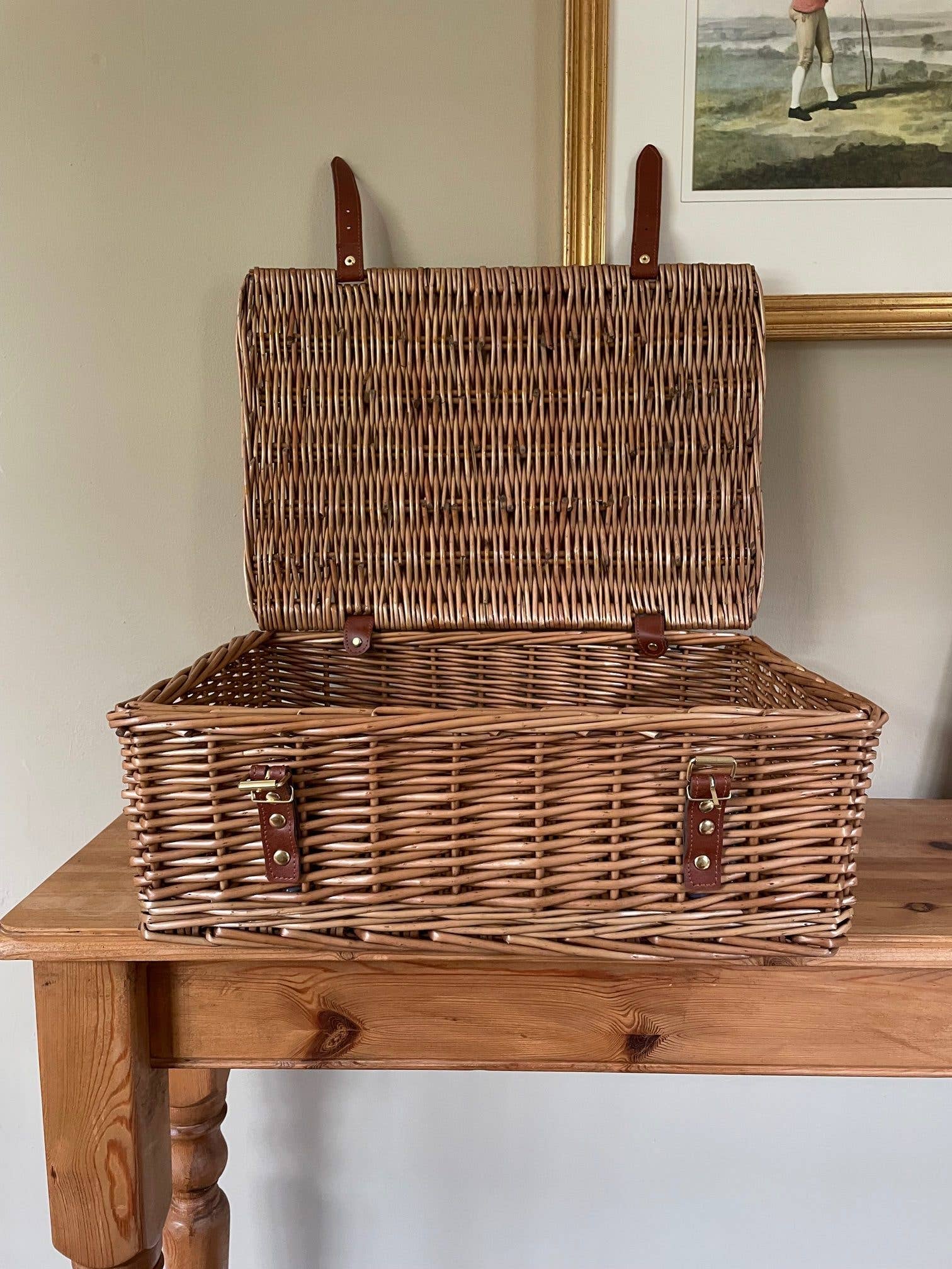 Hampers of Haughley – wholesale Basket – Large Wicker Hamper Basket1