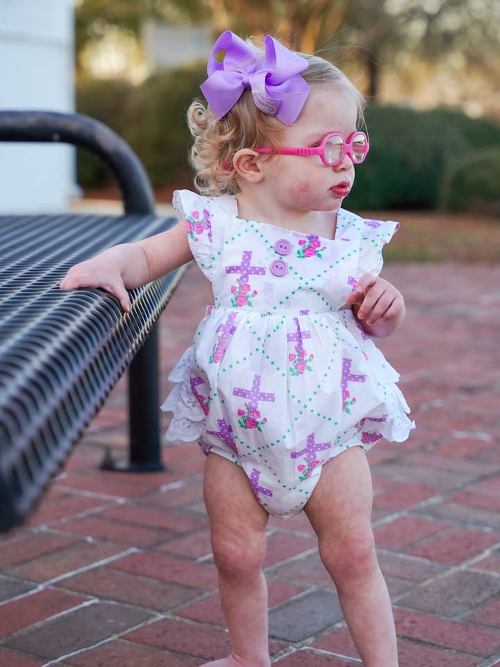 Posh Pickle – Engroshandel Bodysuit - Baby – Grace Cross Print Øjle med flæset boble