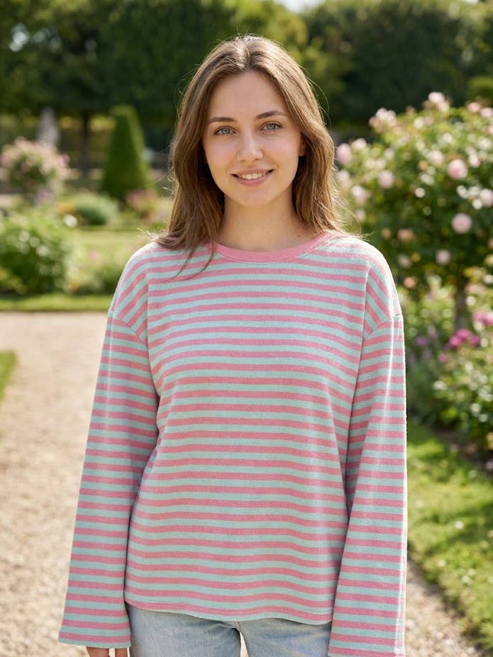 T-shirt rayé à manches larges pour la vente par VICTORIA&ISAAC