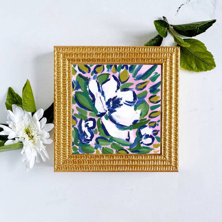 “Rosa Blink Blommig”, originalmålning inramad i guld för wholesale av Green Barn Studio