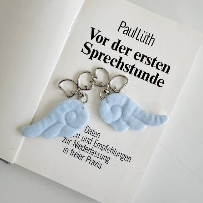 MOND HAUS – wholesale Keychain – Women's – MOCHI Keychain | Soft Touch Angel Wing Charm 2 Pieces Set6