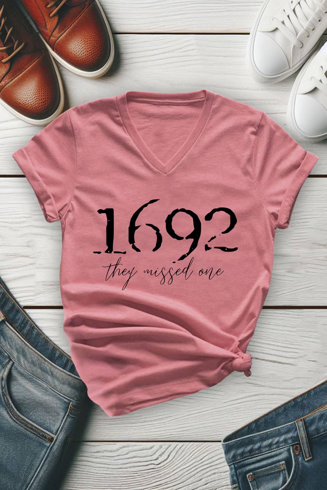 Top Avenue – Großhandel T-Shirt (Grafikdruck) – Unisex – 1692 They Missed One, Halloween, Unisex-T-Shirt mit V-Ausschnitt5