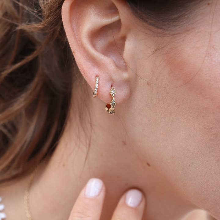 Waekura - Wholesale Hoop Earrings - Claudia mini hoop earrings2