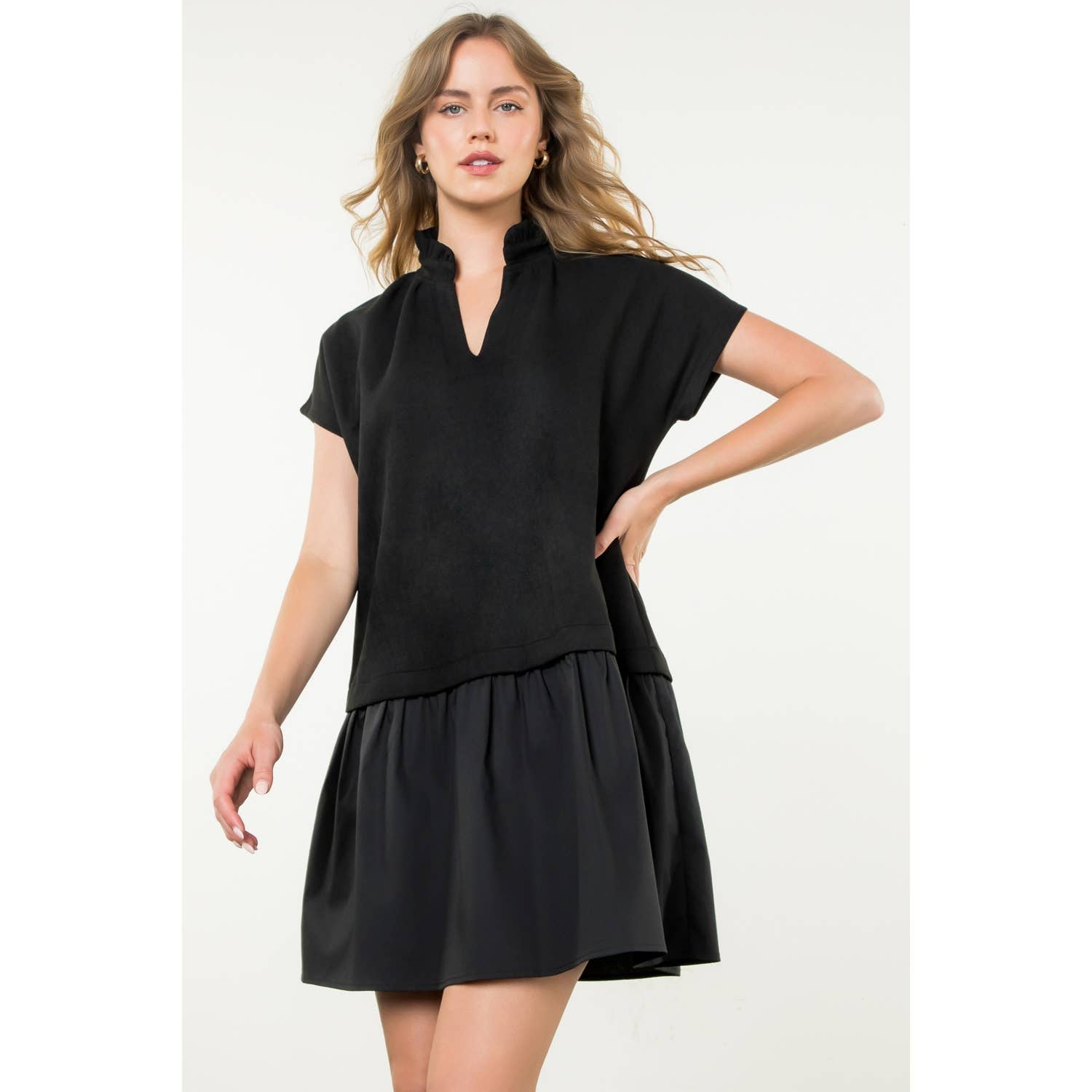 THML – Großhandel Kleid – Damen – Kurzarmkleid aus Veloursleder18