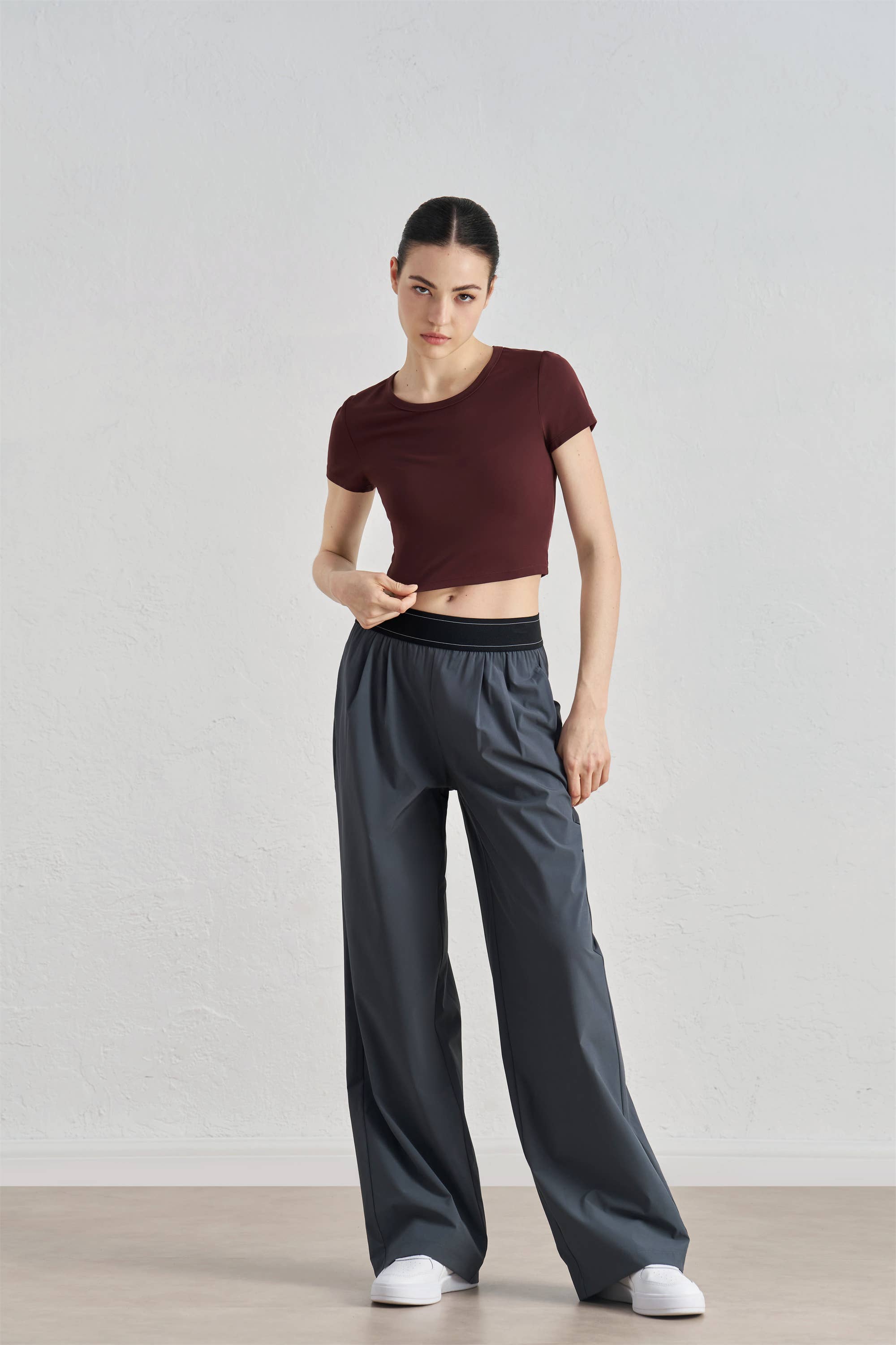 91thelabel - Wholesale Athletic Pants - Women's - Blair Contrast Waistband  Ultra Relaxed Wide-Leg Active Pant1