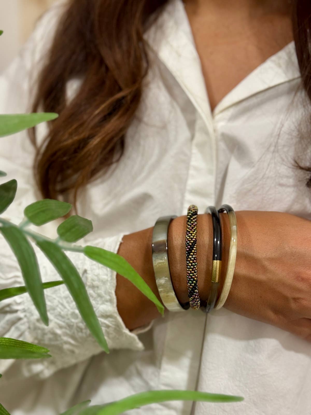 MAISON KIZO - Wholesale Bangle Bracelet - Lacquered buffalo horn bangle Width 1 cm Black2