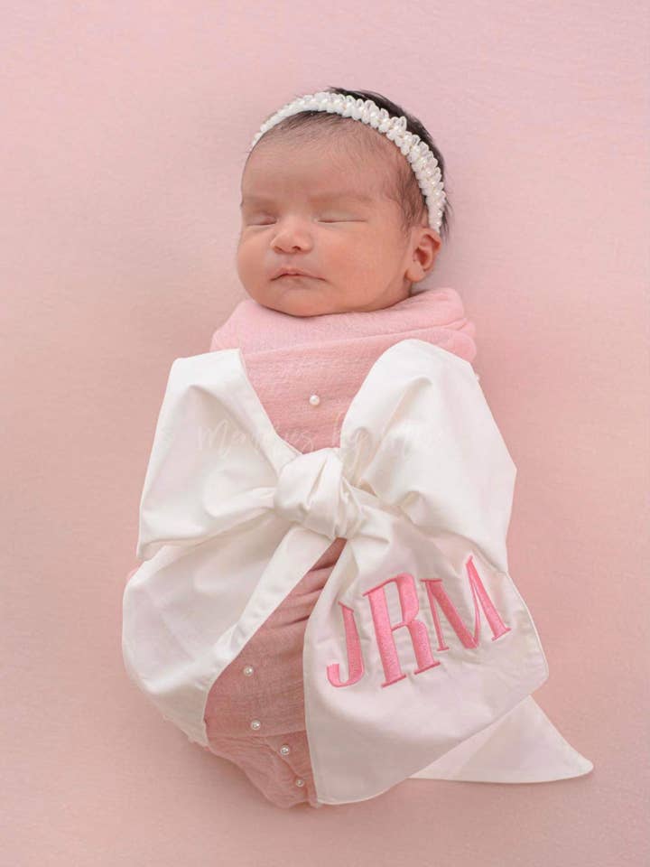 Newborn Bow Sash - HVID for engroshandel hos Love That Cotton
