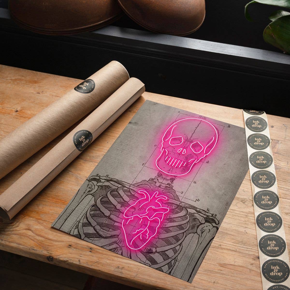 Ink & Drop - Vente Affiche d'art - Affiche vintage de squelette médical avec néon brillant5