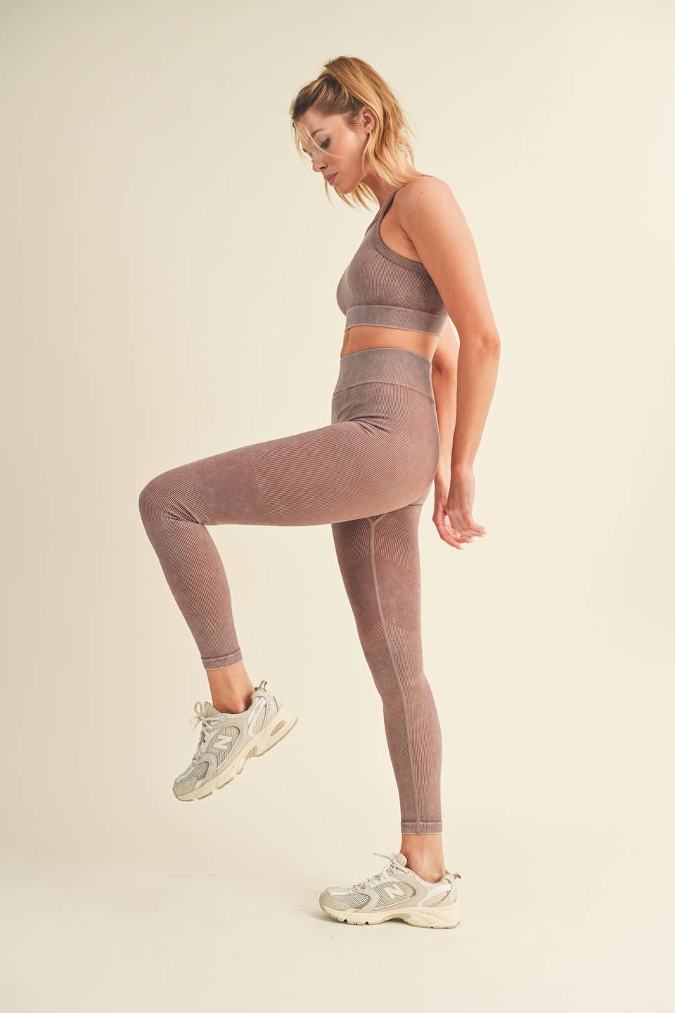 KIMBERLY C - Vente Ensemble de sport – femme - Ensemble soutien-gorge côtelé sans couture et legging à col haut28