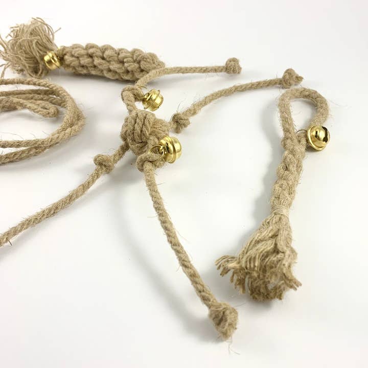 Pawsome Pet Toys – wholesale Leksaksset - Katt – Uppsättning 4 hampa katt leksaker med klocka