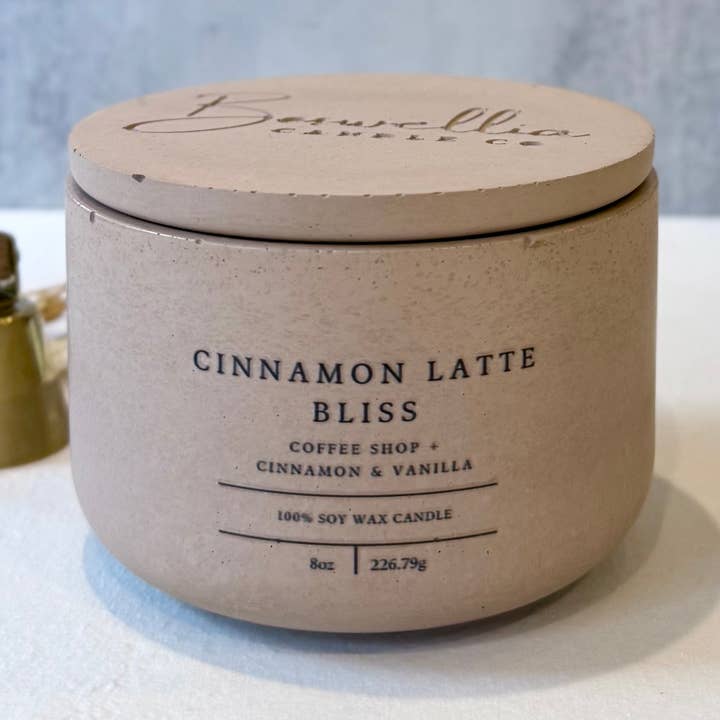 Cinnamon Latte Bliss - Josué 1:9 (8oz) pour la vente par Boswellia Candle Co.