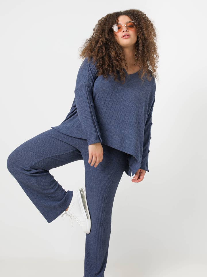 Pantalon en maille côtelé fine pour la vente par Jean-Marc-Philippe