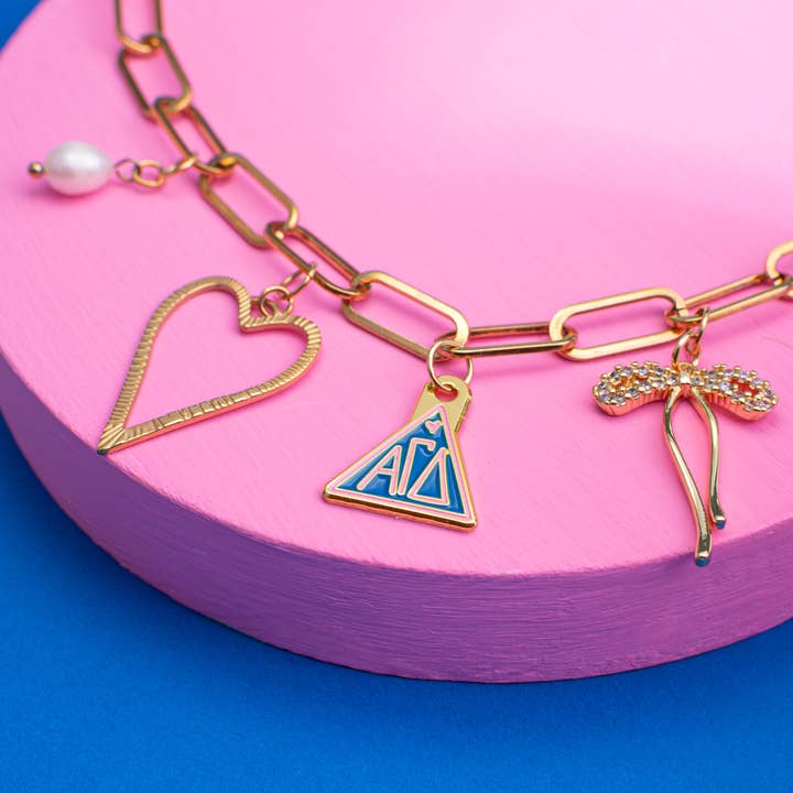 Alpha-Gamma-Delta-Anhänger für den Großhandel von Swag