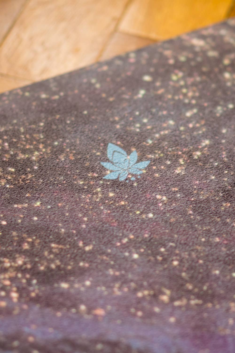 MALA Yoga – Tapete de ioga por atacado – Tapete de yoga híbrido Mala Space Oddity com design de gema3