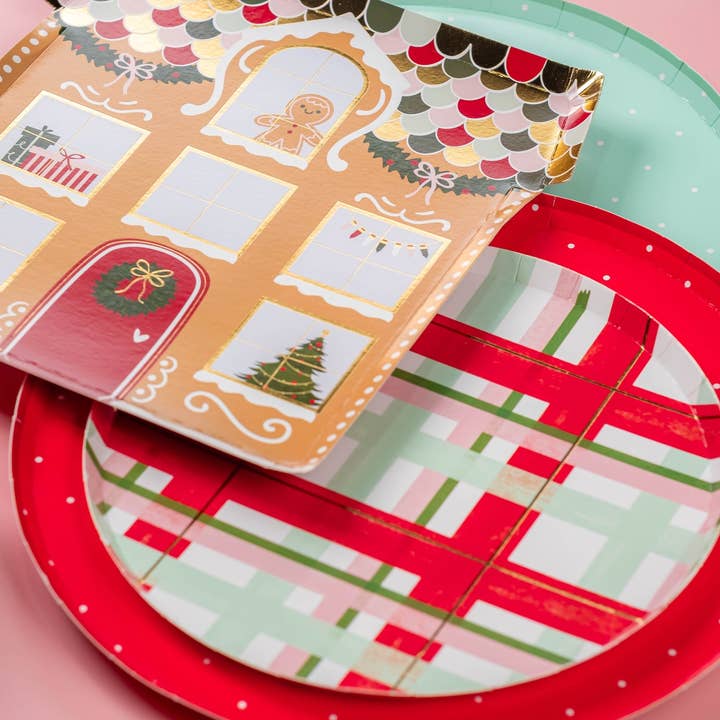 Gatherings by Curated Paperie - Wholesale Disposable plate - HOL25-DNP7-Christmas Cheerful Dinner Plates8
