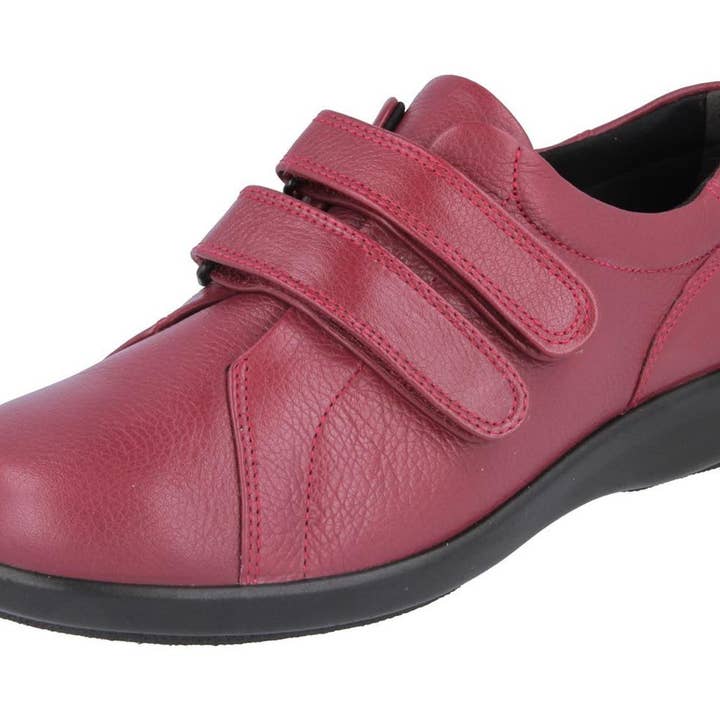 Scarpe da donna (Naomi) 2E a pianta larga di Db Shoes in rosso ruggine per la vendita all'ingrosso da parte di Brooklyn Big & Tall