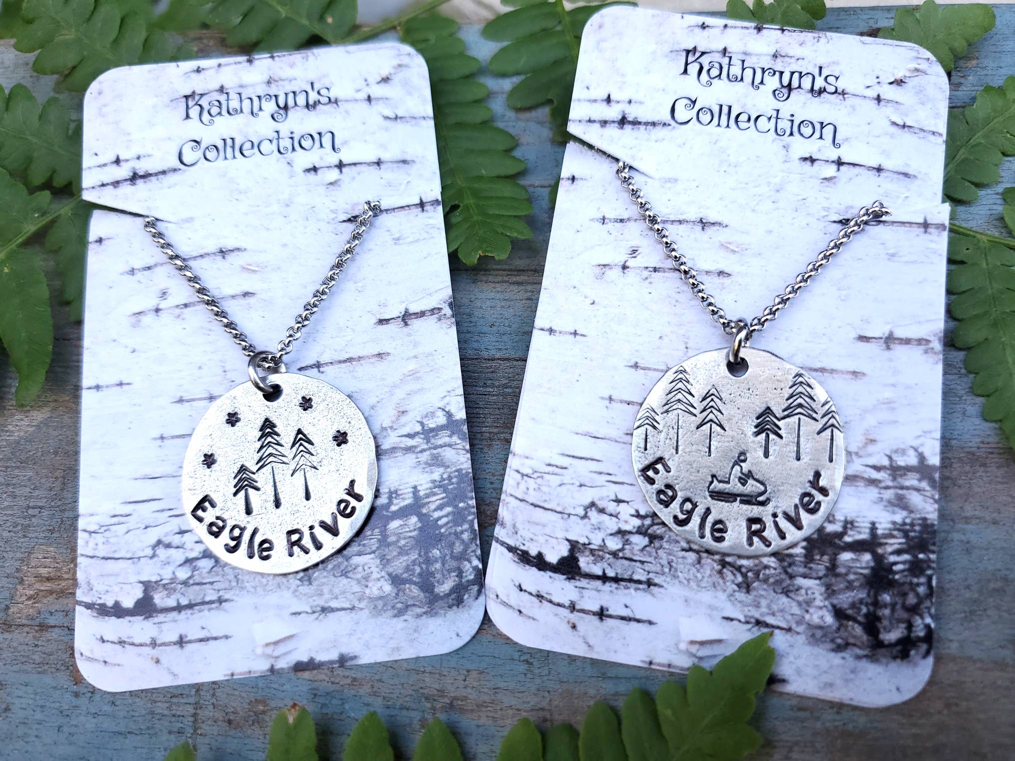 Kathryn's Collection - Vente Colliers à pendentif - Colliers personnalisés estampés à la main « Your Town »7