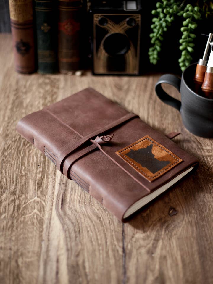 Grand journal en cuir du Minnesota pour la vente par Wayfaring Goods