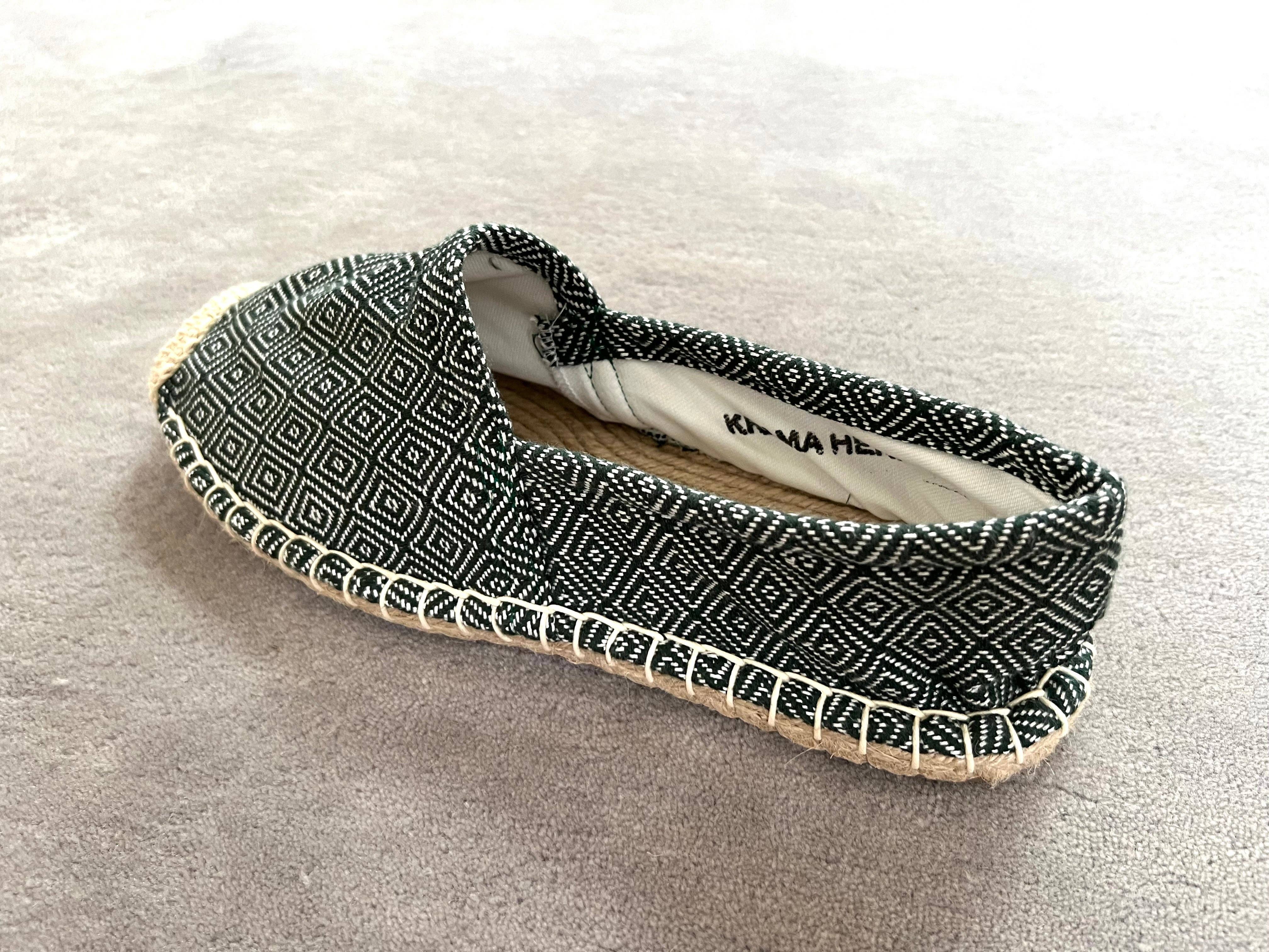 Krama Heritage - Venta al por mayor Calzado plano - Mujer - Las alpargatas Diamond Verde Bosque en su gran estuche natural de hoja de palma8