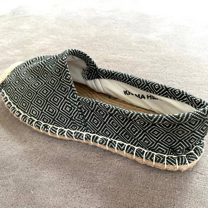 Krama Heritage - Vente Ballerines – femme - Les espadrilles Diamond Vert Forêt dans leur grand écrin naturel en feuille de palmier8