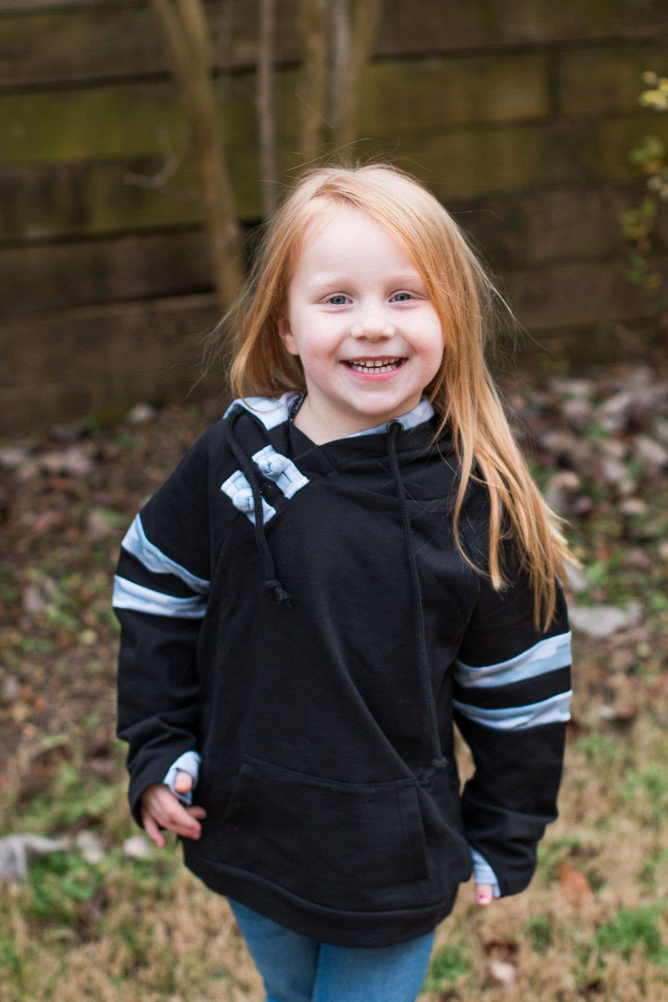 Rogue Society Apparel®️ – Großhandel Hoodie – Damen – Varsity Camo Hoodie jetzt für Kinder erhältlich!14