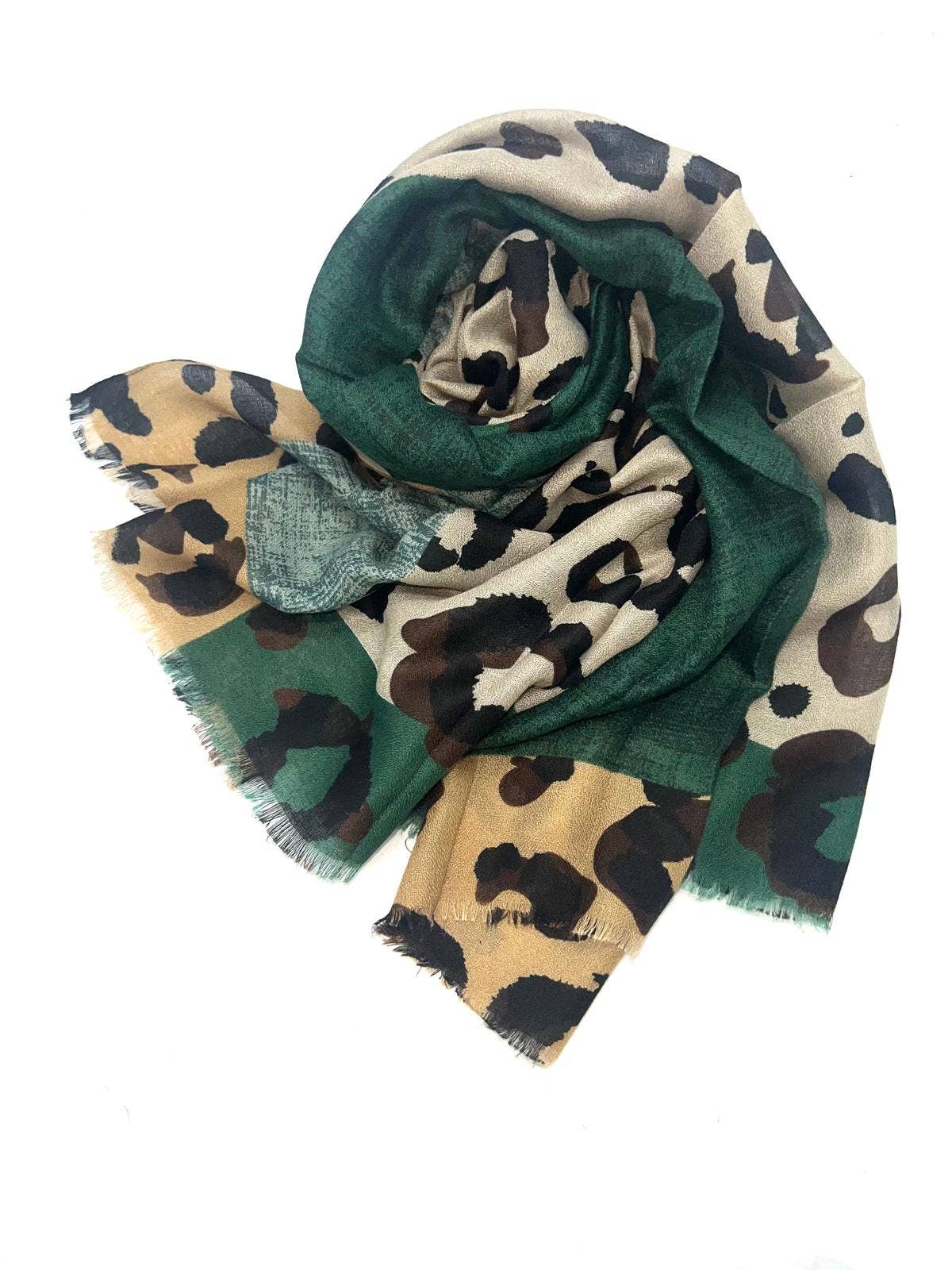 LINETA – Großhandel Schal – Damen – HGE-20032 Bedrucktes Halstuch mit Leopardenmuster4