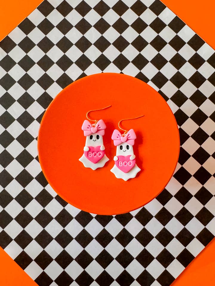 Spökflicka Örhängen | Lera Örhängen för wholesale av Larry’s Waffle Shop