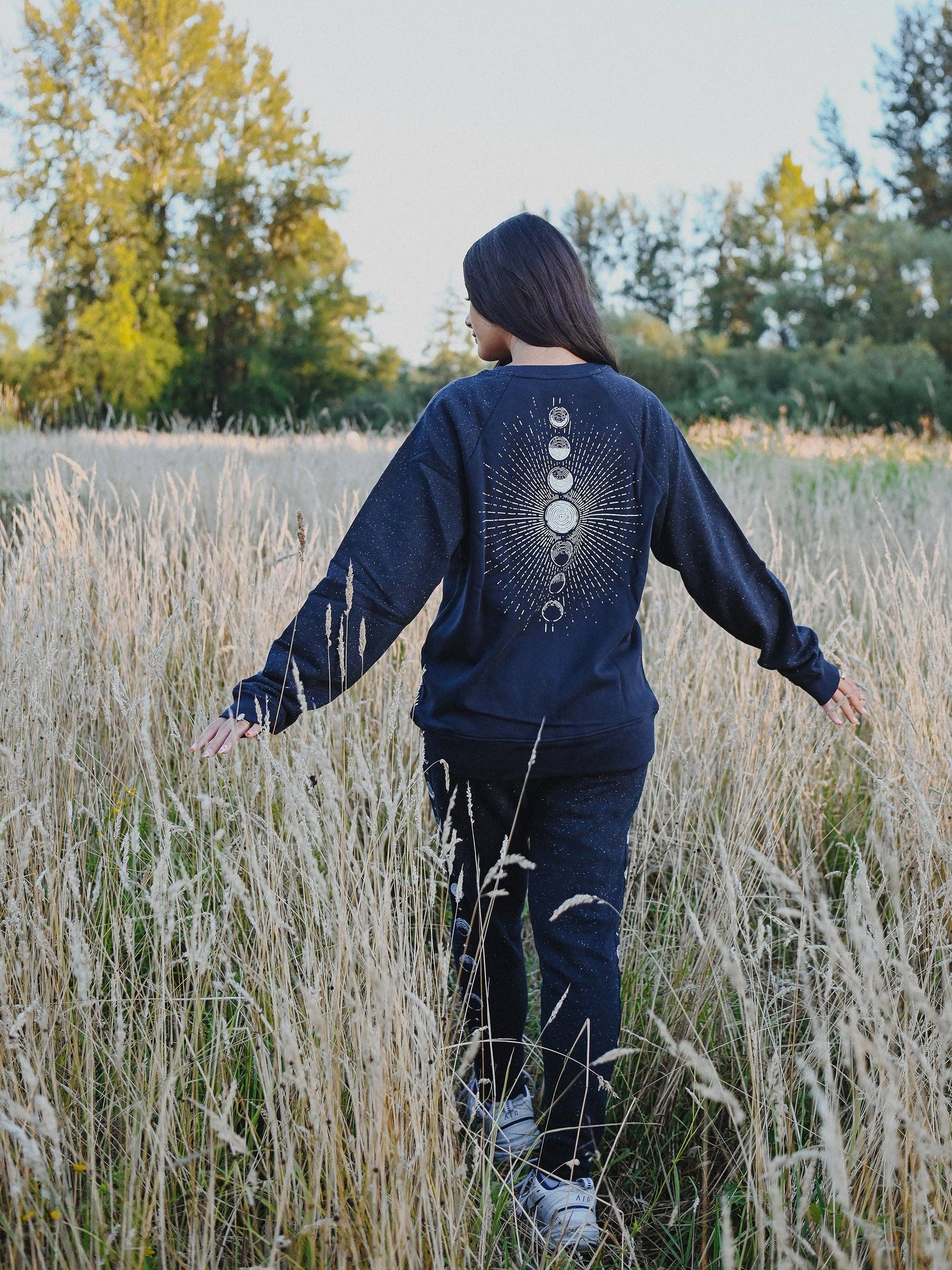 Happy Earth – Engroshandel Grafisk Sweatshirt - Unisex – Moonshine Raglan Pullover2