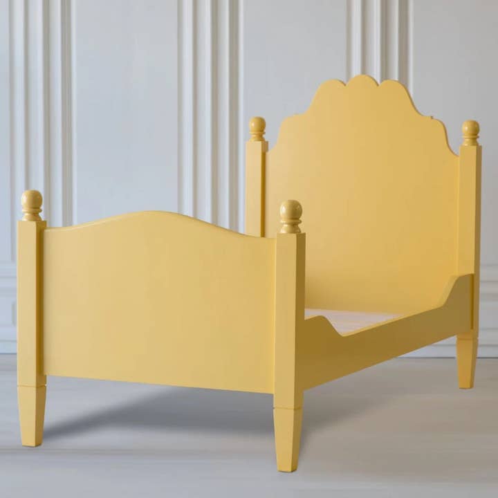 Håndlavet spole seng - Jenny Lind spindelseng specialstørrelse og farve for engroshandel hos Kids Wood Store