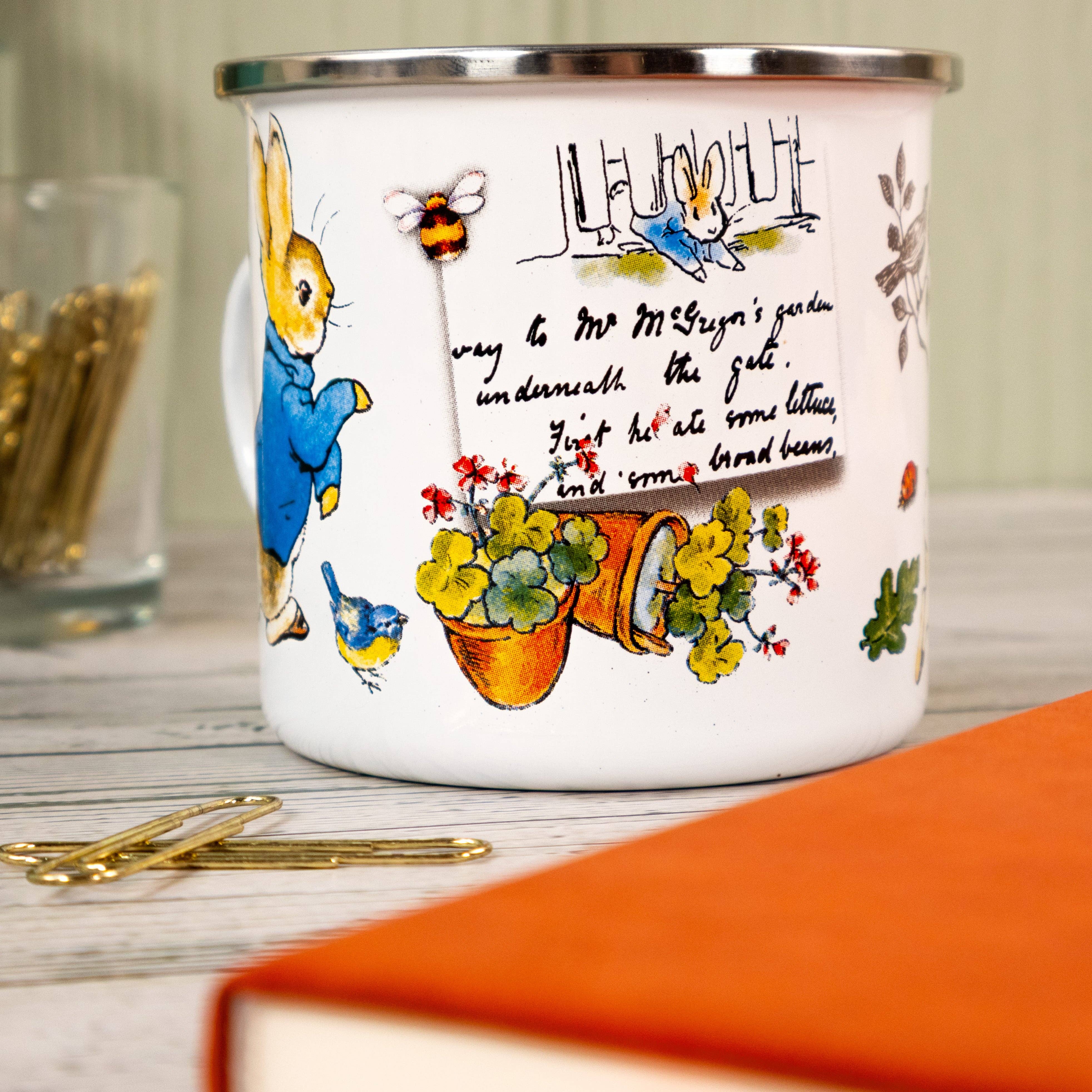 Robert Frederick Ltd - Wholesale Koffiemok - Peter Rabbit Emaille Beker - Klassiek Beatrix Potter Ontwerp2