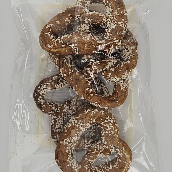 Uncle Henry's Pretzel Bakery - Wholesale Pretzels - 3.5 oz. Bag of Original Extra Salty Pretzels1