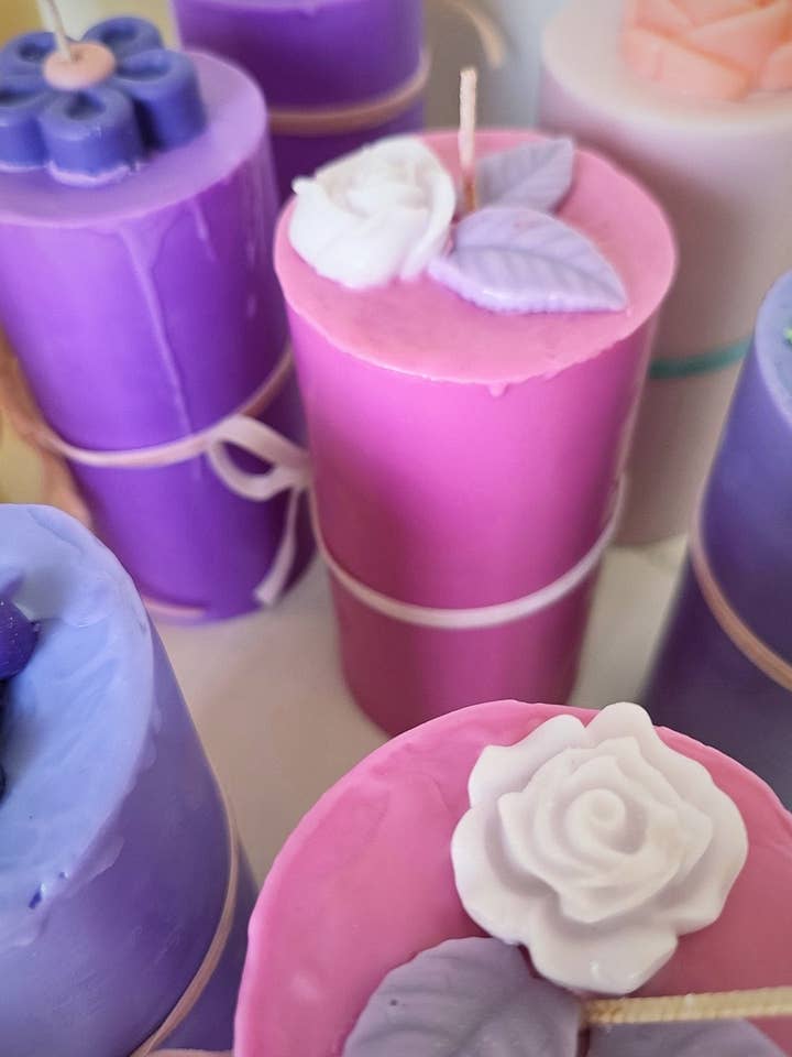 Candele pilastro per la vendita all'ingrosso da parte di Threekind Candle Company