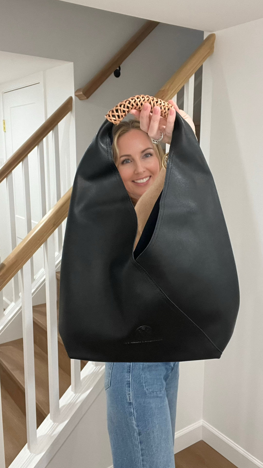 Boutique Suarez Co. - Wholesale Shoulder Bag - Women's - Sanxenxo Hobo Bag7