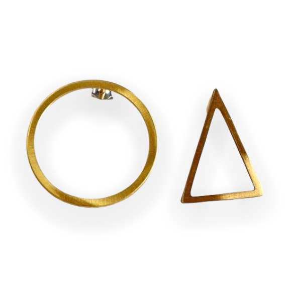Orecchini a triangolo e cerchio non corrispondenti per la vendita all'ingrosso da parte di Lilian Syrigou