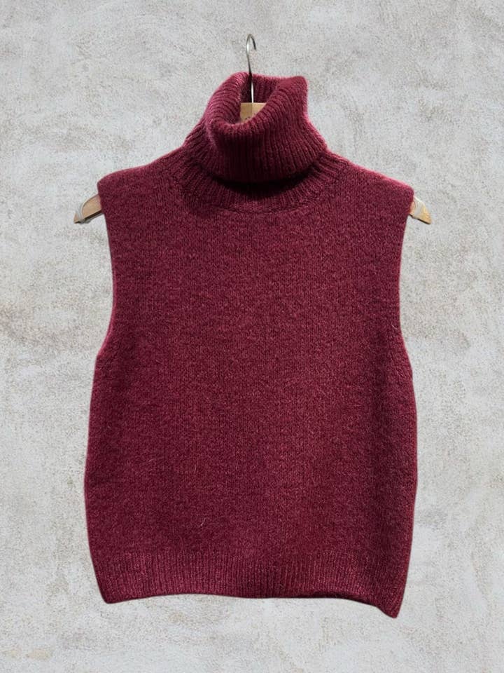Sleeveless turtleneck short sweater in kid mohair and wool for wholesale by NAÏS PARIS