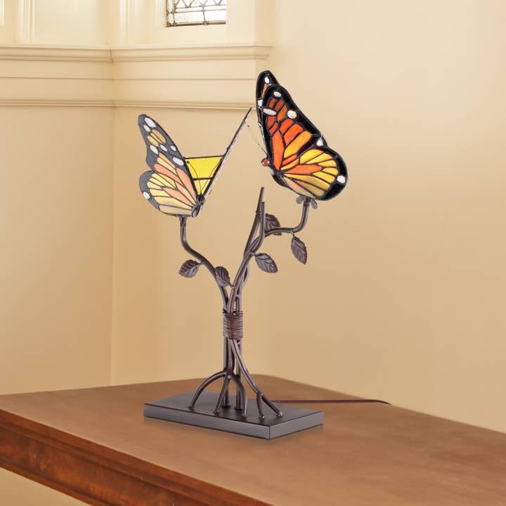 River of Goods - Vente Lampes d'appoint/de bureau - Lampe de table papillon en vitrail Amelia 20,5"H5