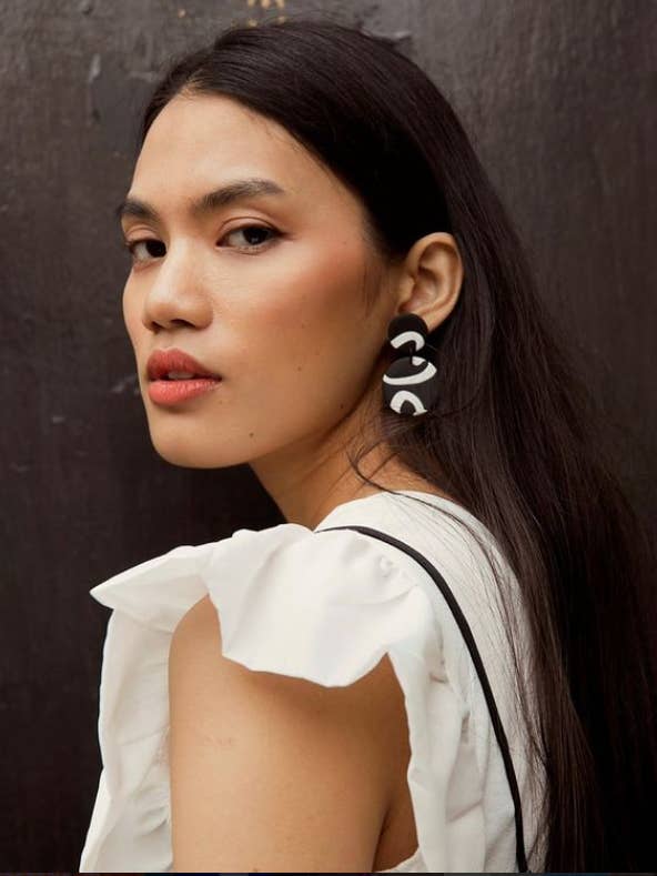 Songlines - Mellemstore øreringe for engroshandel hos No Shrinking Violet