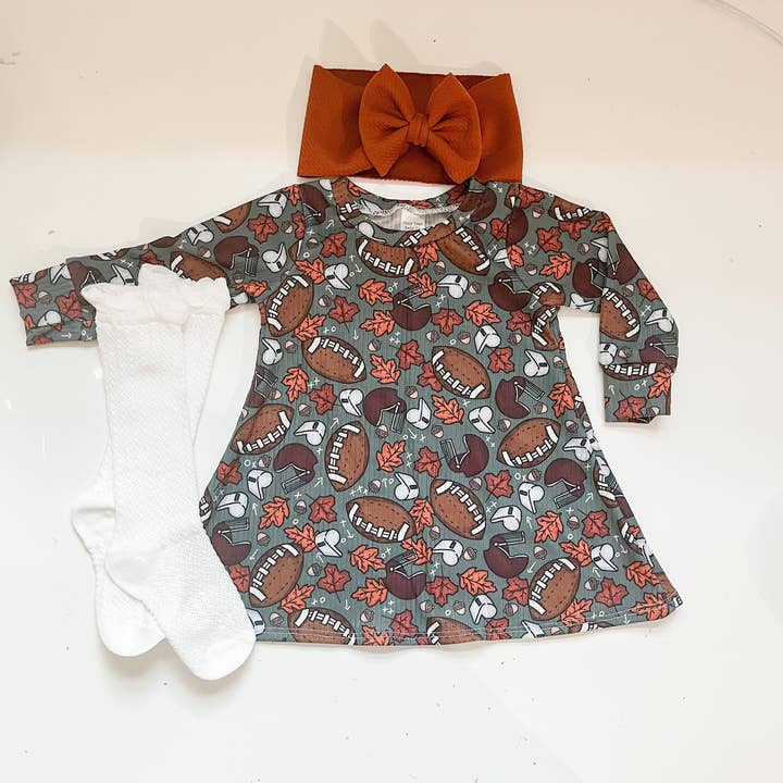 Robe de football pour la vente par Tiny toes Baby Co
