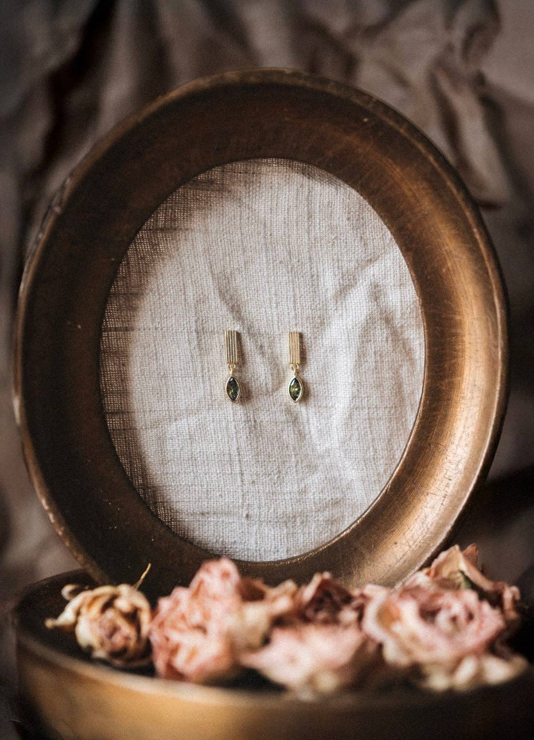 O'Milo - Wholesale Dangle Earrings - Ribbed Bar Peridot Drops. Leaf3