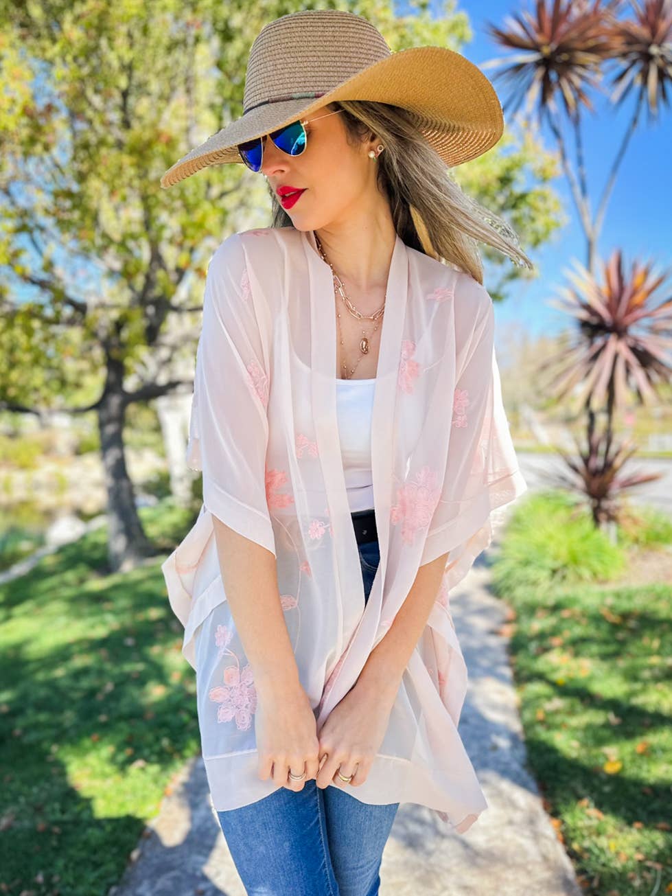 Fard à joues Cardigan kimono à broderies florales Blush Sheer en vente sur Faire1