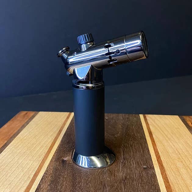 Higher Order Smokers – Großhandel Feuerzeug – Feuerzeug V2